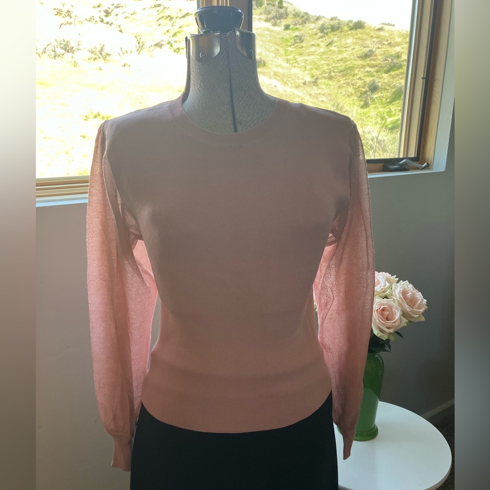 Fitted mixed media blush sweater, summer knit. Sheer sleeves. $15